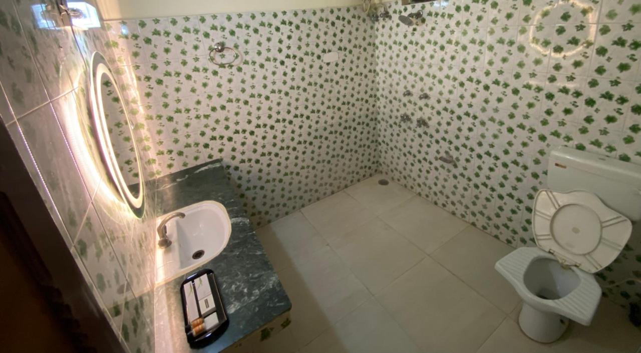 Ekant Guest House Dadāhu Exterior foto